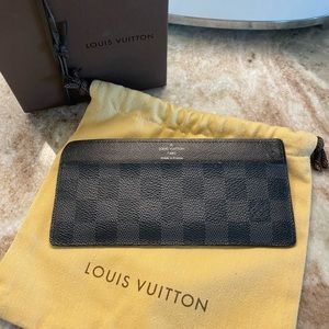 Authentic Louis Vuitton Graphite Damier Wallet